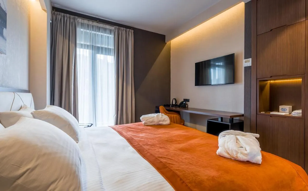 ****  Bridge Hotel Тбилиси Грузия